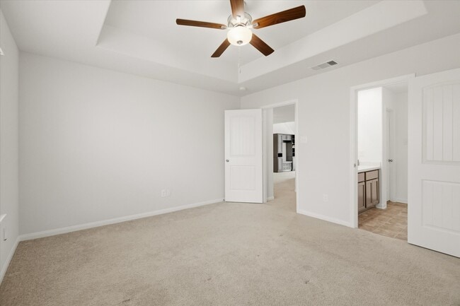 Photo - 1228 Haverford Ln