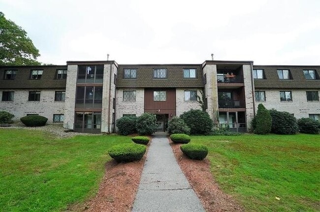 Spacious Condo with Parking, Heat/Hot Wate... - Spacious Condo with Parking, Heat/Hot Wate... Unit 101