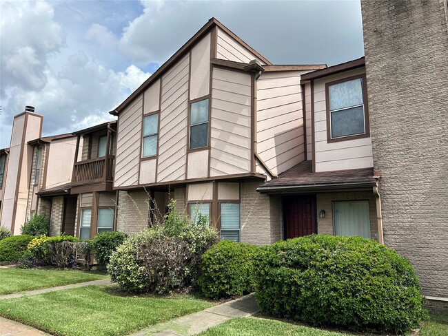 Photo - 12400 Brookglade Cir