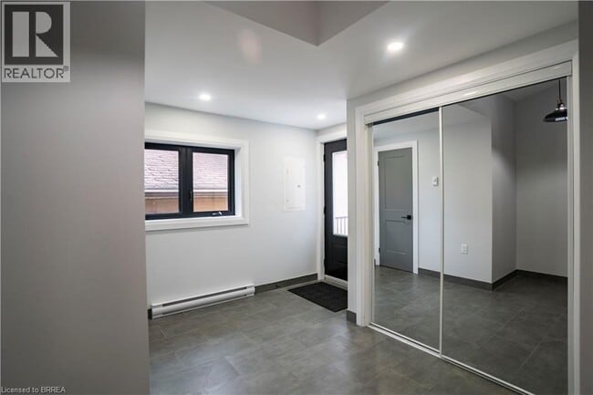 Photo - 130 Elgin St Unit 5