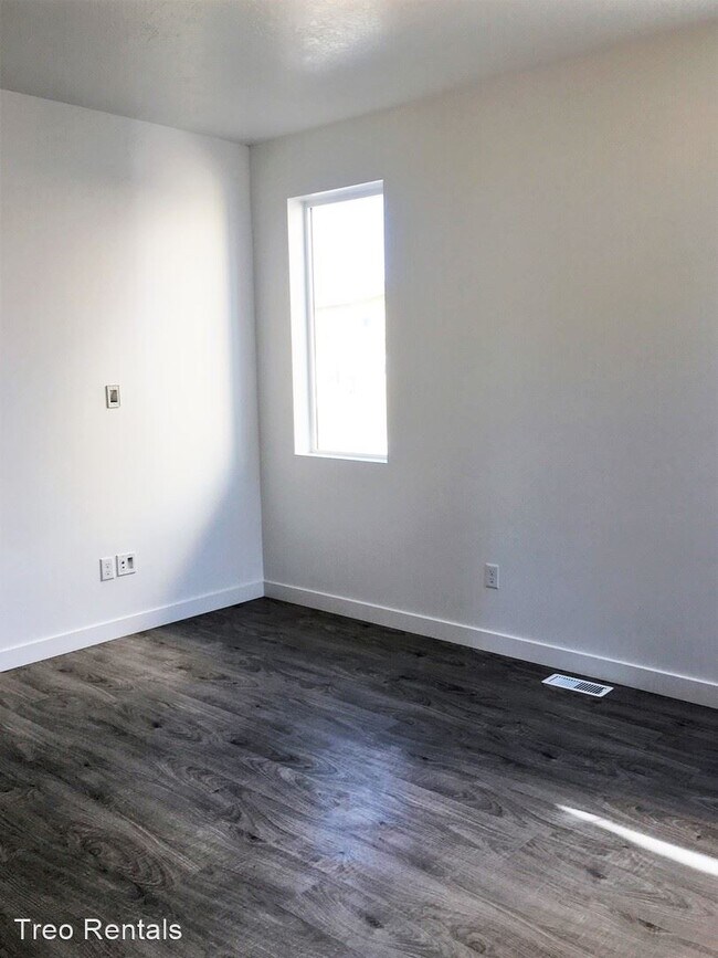 Photo - 3 br, 2.5 bath House - 5347 W Fallowfield ...