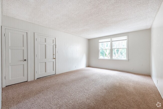 1BR, 1BA - 700SF - Living Room