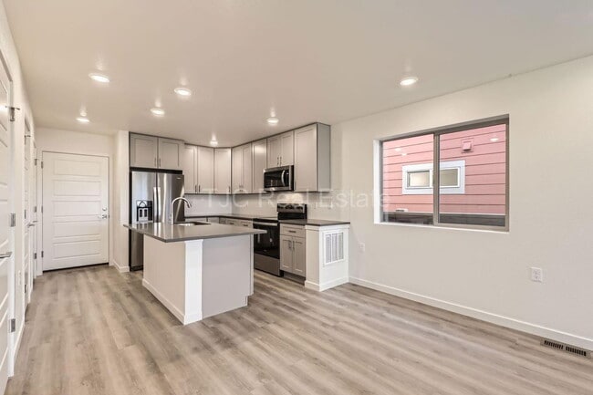 Photo - 10371 E 62nd Pl