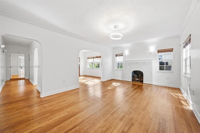 Photo - 2410 Swanson Ave