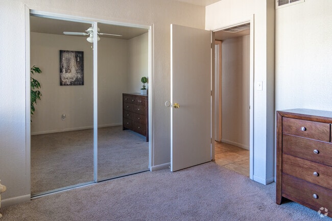 Camelback - 2BD, 1.5BA Secondary Bedroom