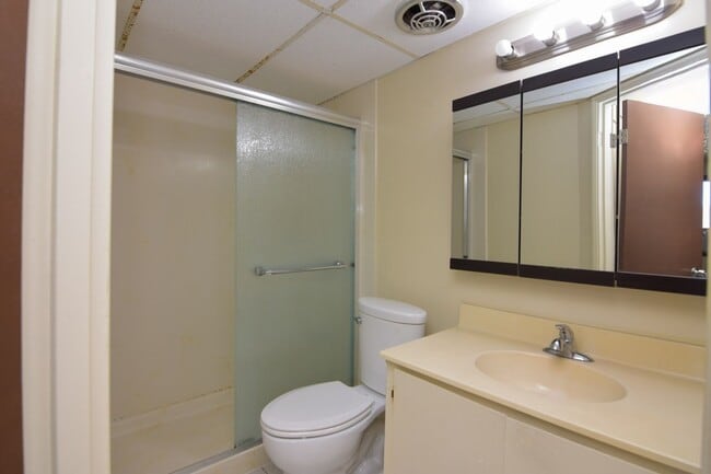 Photo - 2 Bed / 1 Bath Apartment in Salt Lake – Great Location!