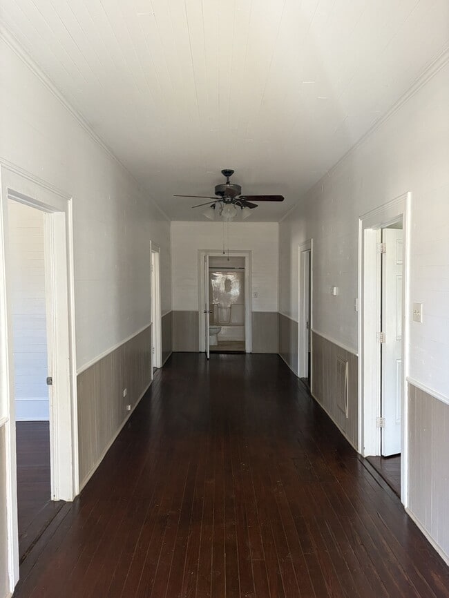 Photo - 411 Latham Ln