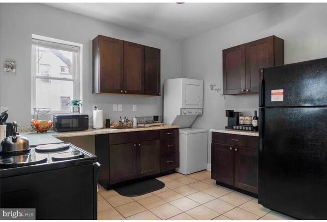 Photo - 236 E 25th St