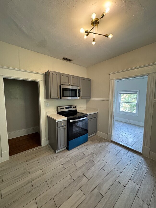 Photo - 2042 N Laura St