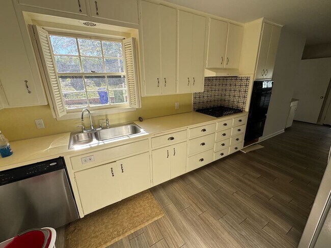 Photo - 2727 Lindsey Hollow Rd House