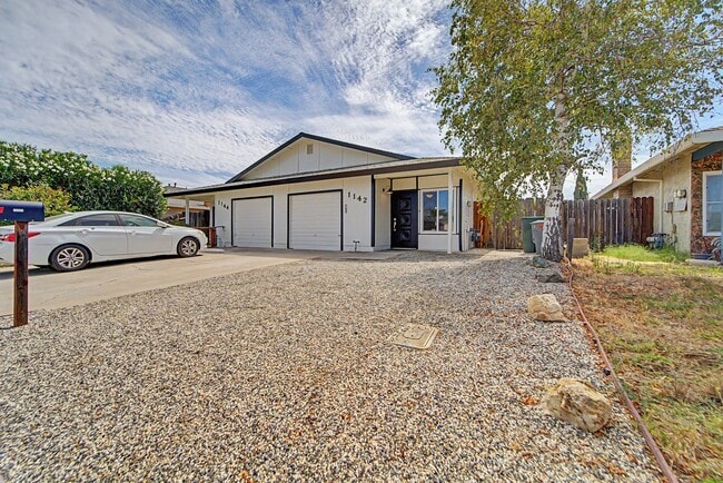 1142 Nadene Dr