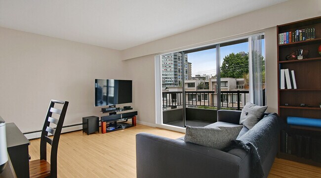 Photo - Marquis Unit 00706