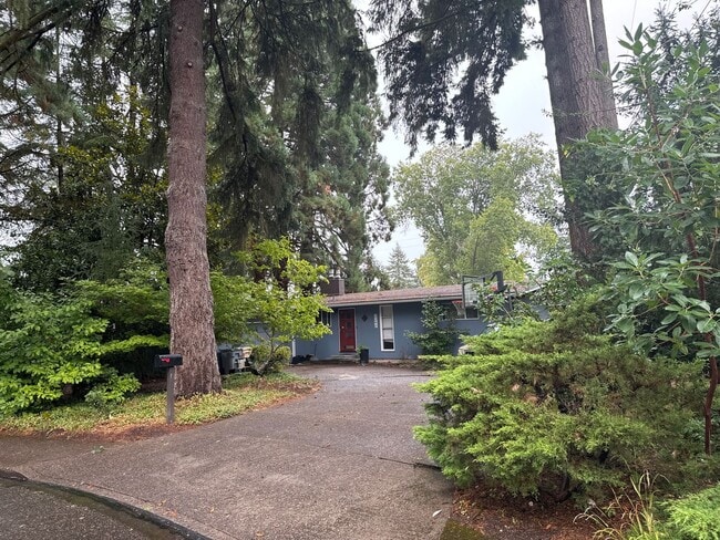 Building Photo - 3240 NW Elmwood Dr