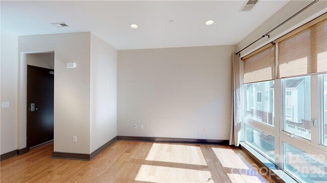 Photo - 2200 Lyndhurst Ave Unit 105