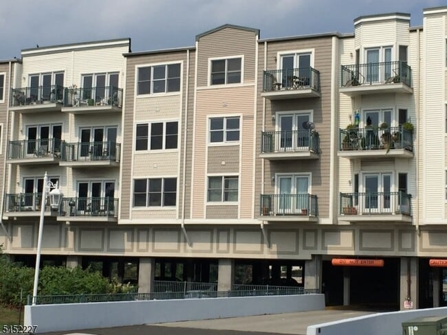 125 The Promenade Unit 125