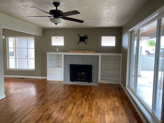 Photo - 3 Bedroom 1 Bath Hucrest Home