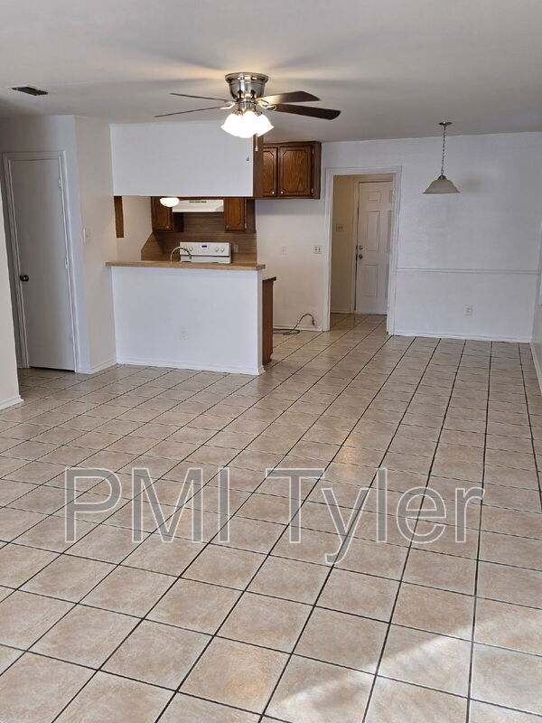 Photo - 16124 Shoshone Dr
