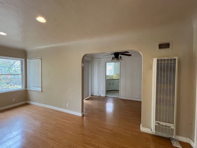 Photo - 3869 Ridge Rd