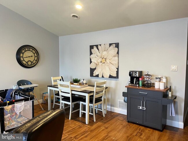 Photo - 711 Wexford Way
