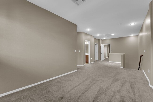 Photo - 2 Bed, 2.5 bath Townhome for rent in the h...