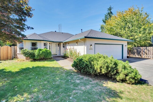 Building Photo - Bright, roomy 3-bdrm/2-bath home w/ office...