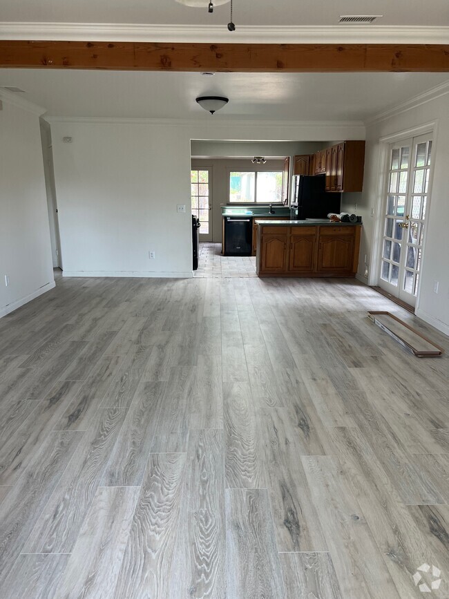 Building Photo - 733 S Lincoln Ave Rental