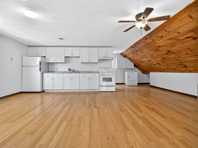 Building Photo - 27 Joseph St Unit 3 Rental