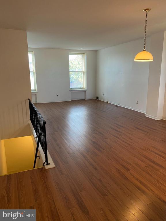 Building Photo - 1703 W Diamond St Unit 2