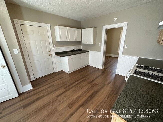 Photo - 613 E 13th St Unit Apartment 3