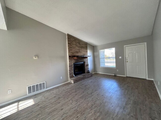 Photo - 10409 Golden Meadow Dr Unit B