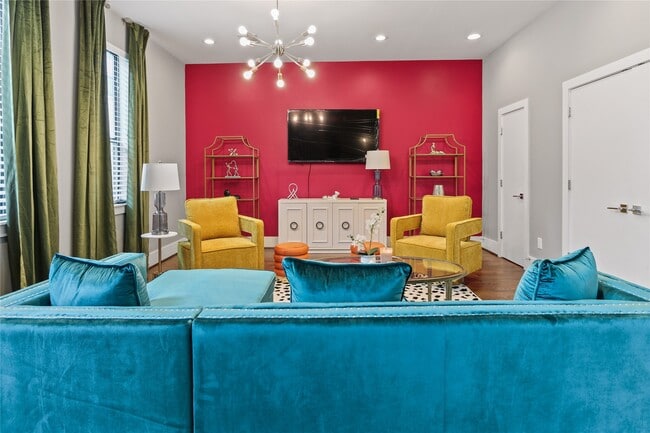 Photo - 2105 Hadley St