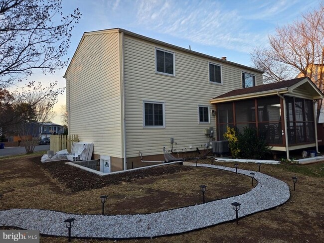 Photo - 901 Redbud Ln NE