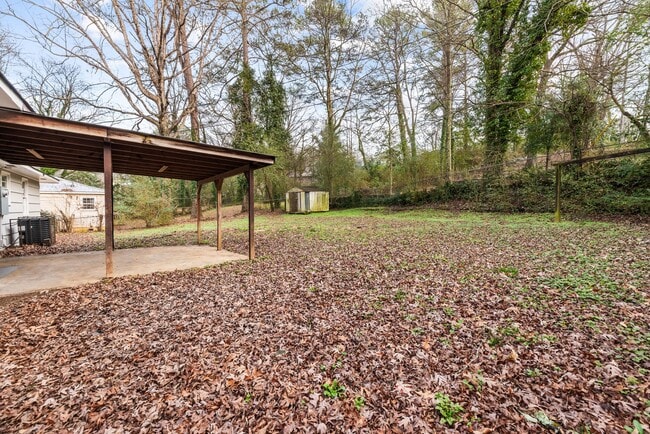 Photo - 221 Lawson Rd