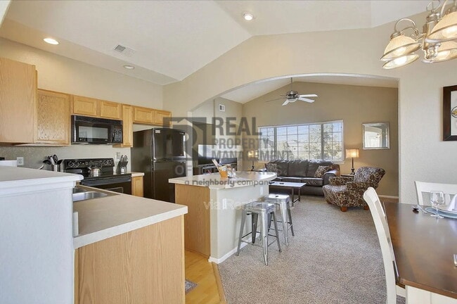 Photo - 5039 Northern Lights Dr Unit A