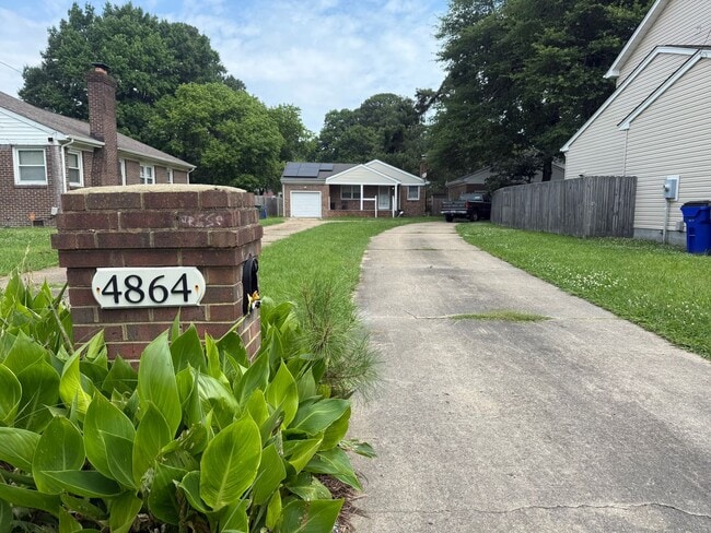 ***Tucked away 3 bed 2 bath Brick ranch ne... - ***Tucked away 3 bed 2 bath Brick ranch ne... Casa