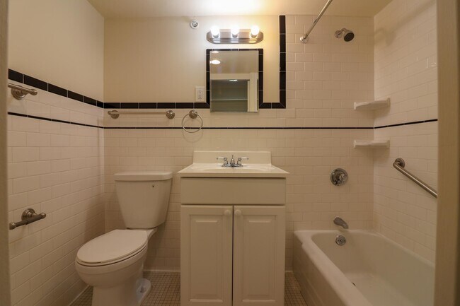 101 Monmouth St Unit 107