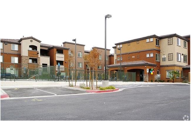 Boulder Pointe