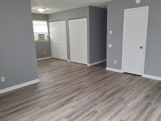Photo - CHARMING 3 BED, 1 BATH HOUSE LOCATED IN ELIZABETHTOWN, KY
