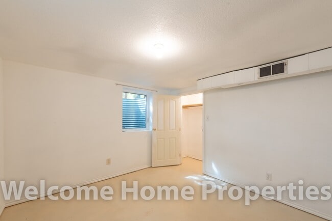 109 SW 5th St
