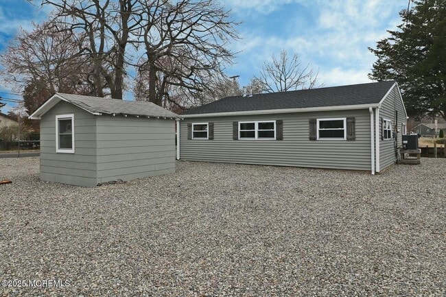 Photo - 701 Chesapeake Dr House