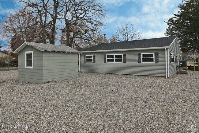 Building Photo - 701 Chesapeake Dr Rental