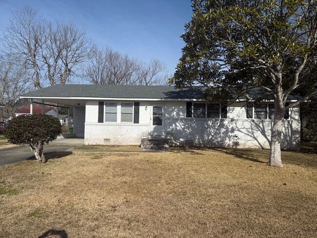 Building Photo - Spacious 3 bedroom house in Swansboro
