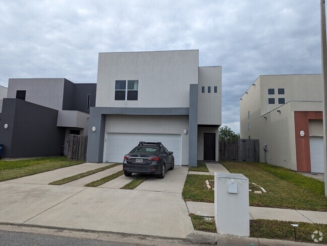 Building Photo - 5211 Shalom Dr Rental