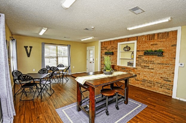 Photo - 417 E Main St