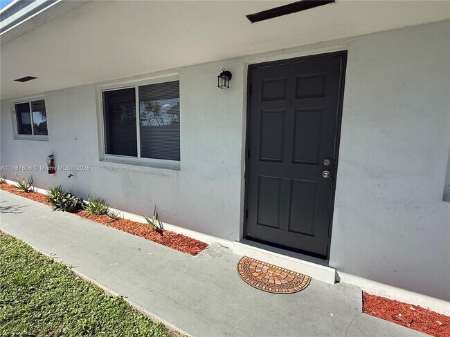 Photo - 842 SW 2nd St Unidad B