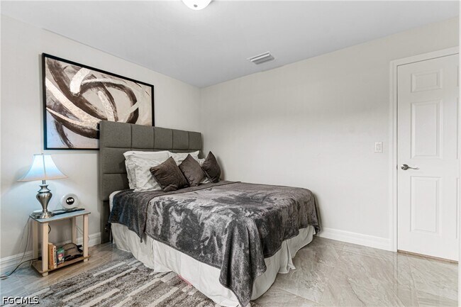 Photo - 1137 Edgerton Ave