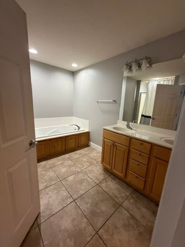 Photo - 410 Goldenrod Dr