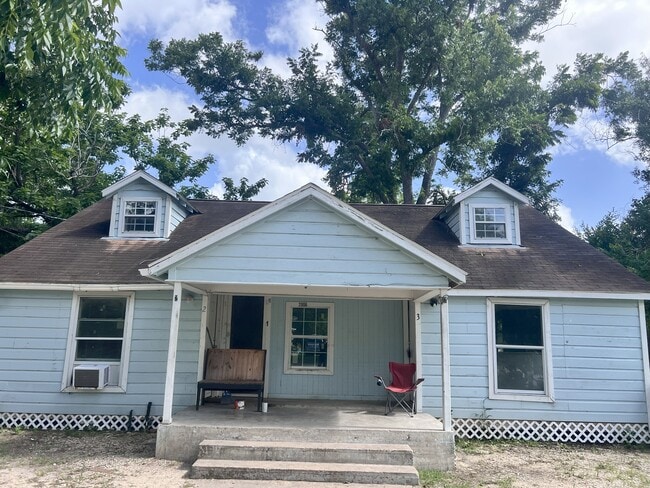 Building Photo - 2006 Grace St Unit 1