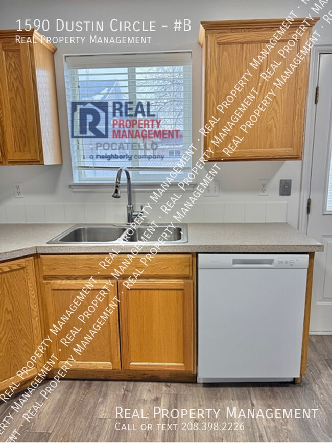 Photo - MOVE IN SPECIAL - 3 Bedroom 1.5 Bath Apart... Unit #B