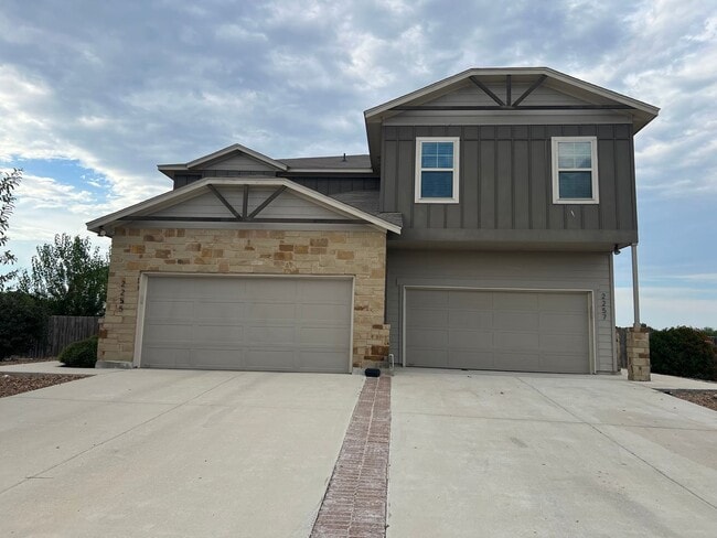 Building Photo - Luxury 3/2.5 2 Story Townhouse in NBTX
